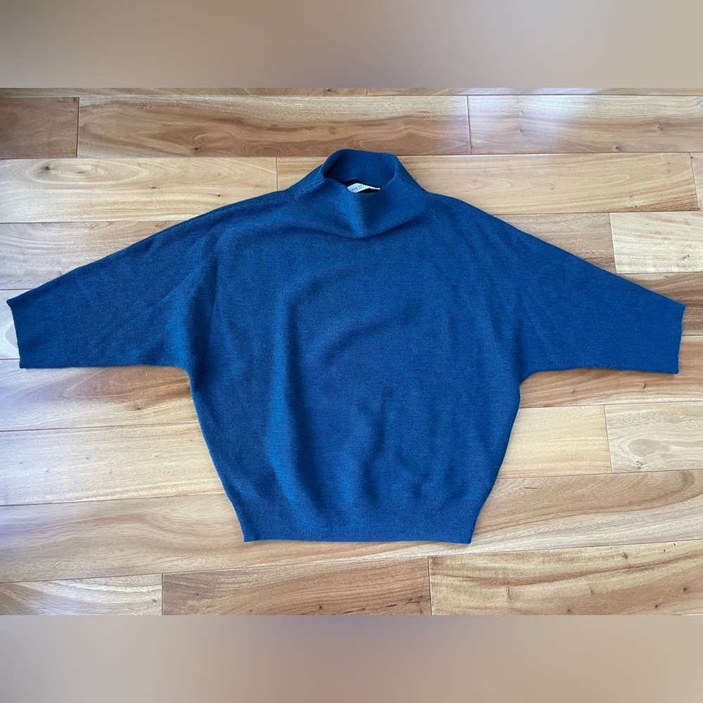 The Reset Essential Knit Funnel XS 100% wool sweater
